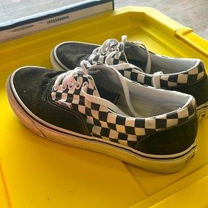 VANS MENS 10.5 BLACK AND WHITE CHECKER SNEAKERS